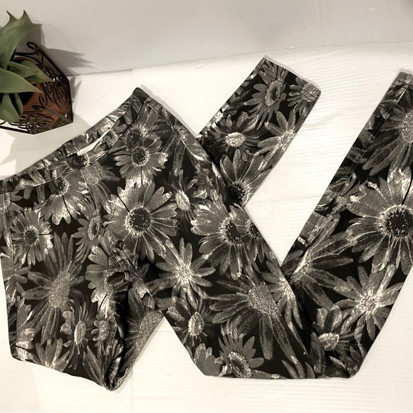 HUE Denim Print Skinny Jeans Leggings w/Stretch Blk /Gray / White Women’s S - Picture 12 of 15